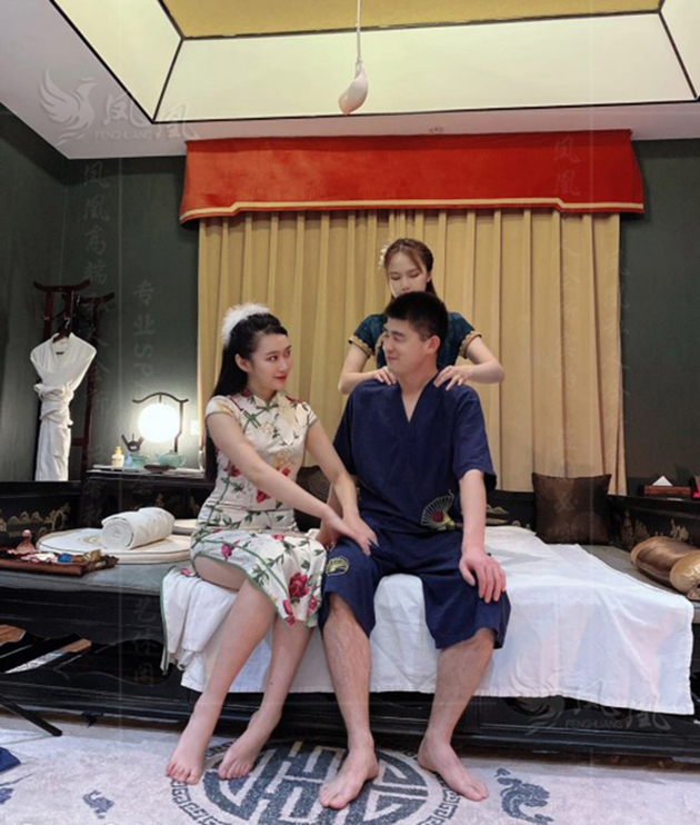 和老板去重庆江北区皇家洗浴spa会所实体店，真是个服务周到的好地方
