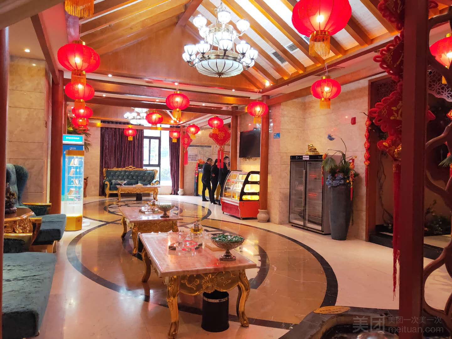 重庆渝北区精品足疗按摩会所店，服务态度挺好的，环境也不错