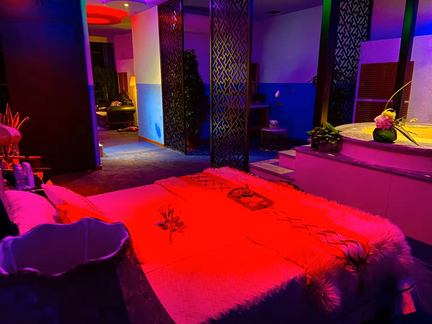 观山湖区高端油压休闲会所，花样服务等你来体验